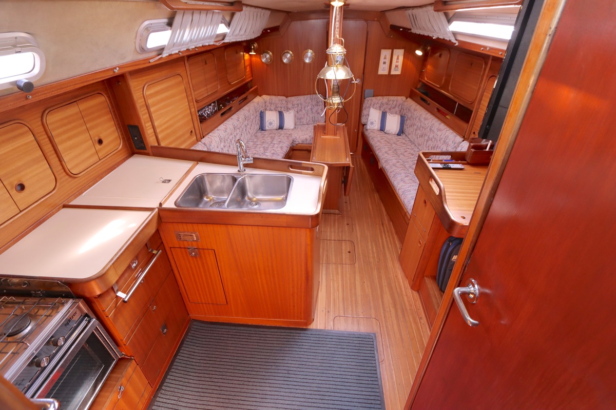 Bavaria 38 1987 – Comfortabel cruisen met vleugelkiel - Foto 2