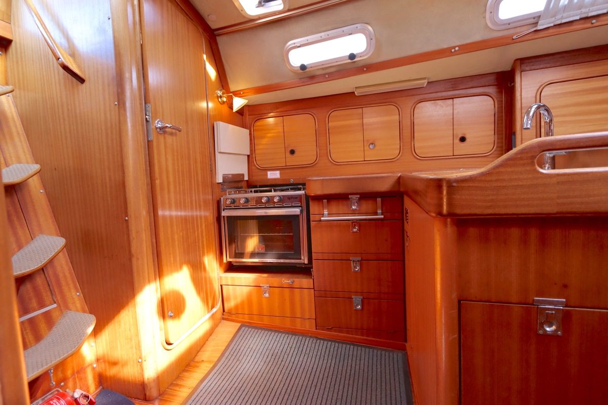 Bavaria 38 1987 – Comfortabel cruisen met vleugelkiel - Foto 10