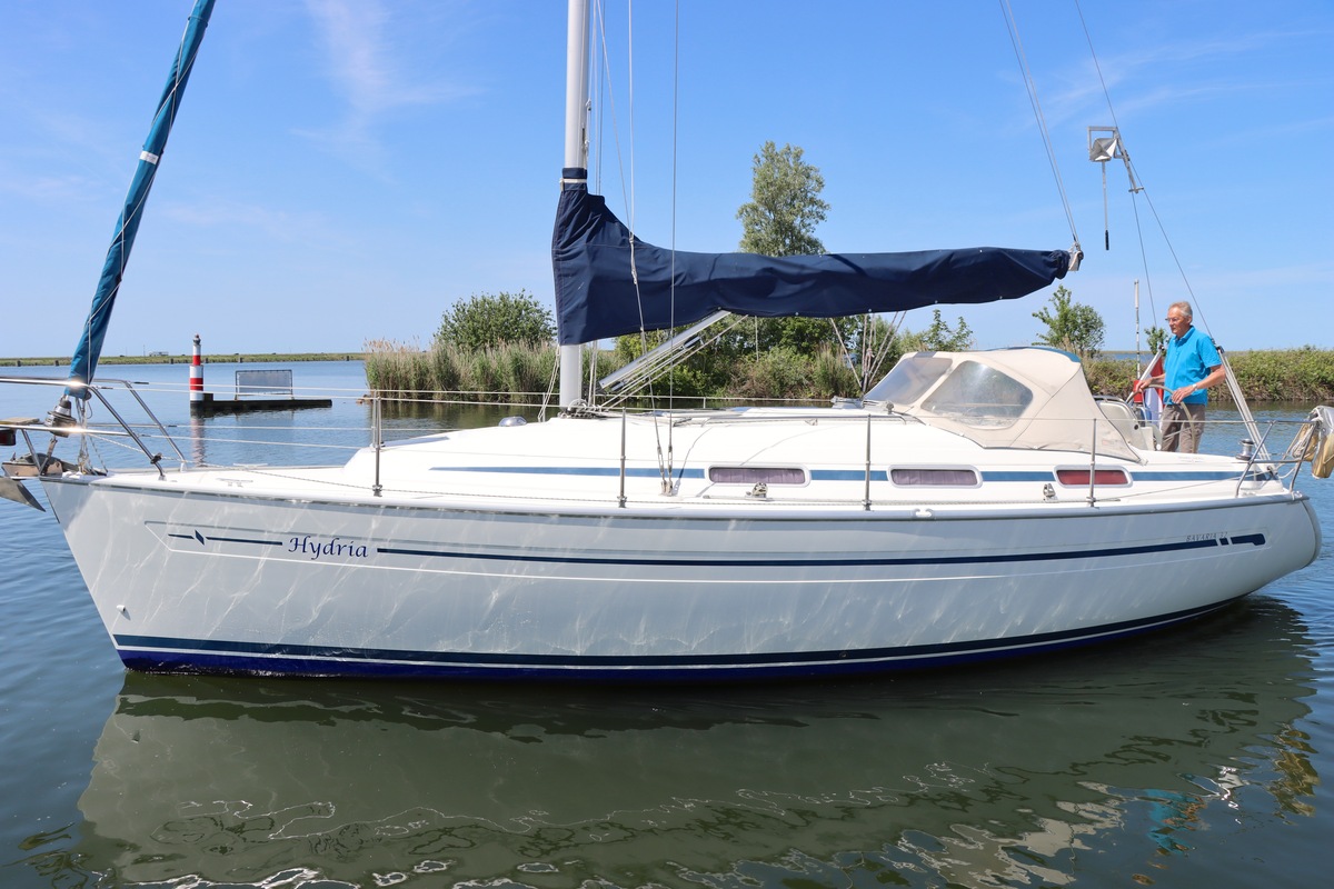 Bavaria 32 2003 – Praktisch zeiljacht met vleugelkiel - Foto 1