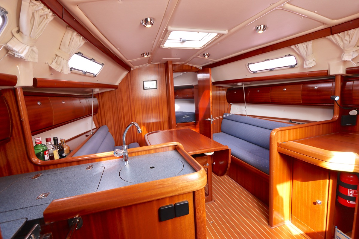 Bavaria 32 2003 – Praktisch zeiljacht met vleugelkiel - Foto 3