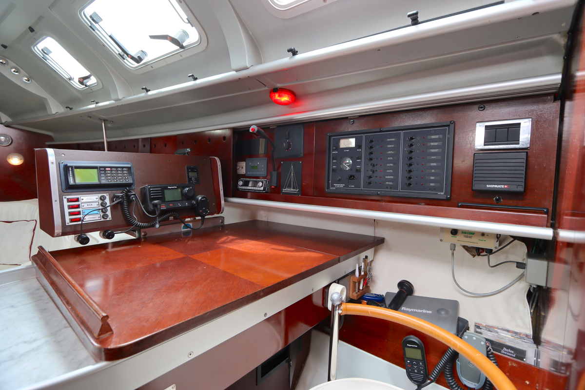 Beneteau First 41S5 1991 – Berret/Starck-ontwerp met vleugelkiel - Foto 23
