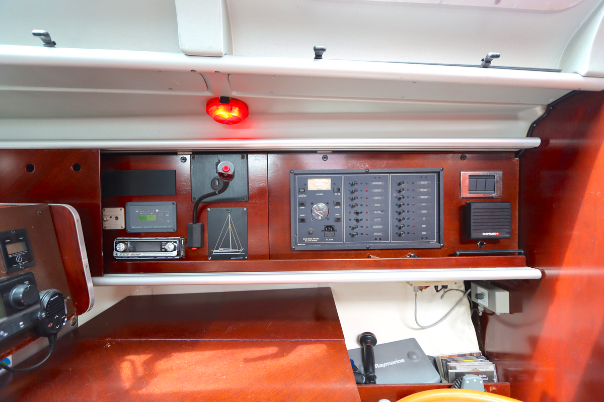 Beneteau First 41S5 1991 – Berret/Starck-ontwerp met vleugelkiel - Foto 24