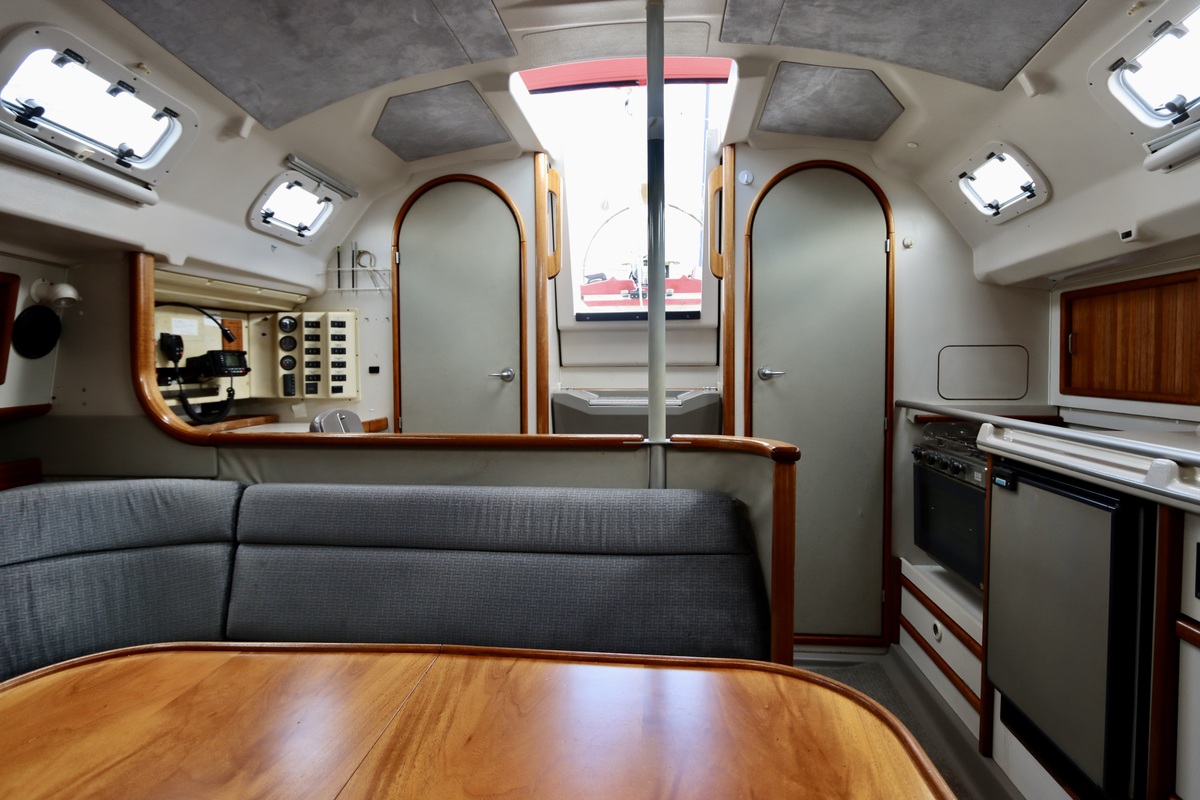Dehler 36 CWS 1990 – Racezeil-DNA met comfortabel interieur - Foto 15