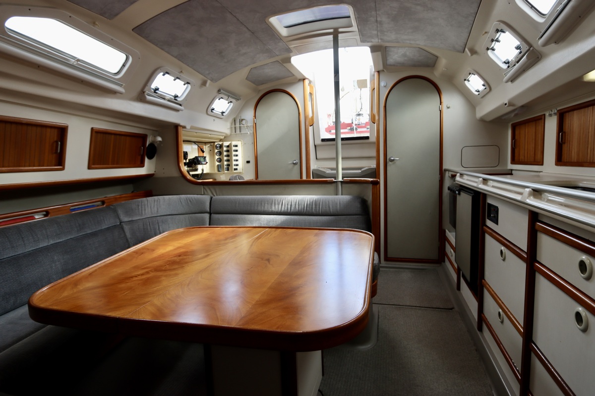 Dehler 36 CWS 1990 – Racezeil-DNA met comfortabel interieur - Foto 18