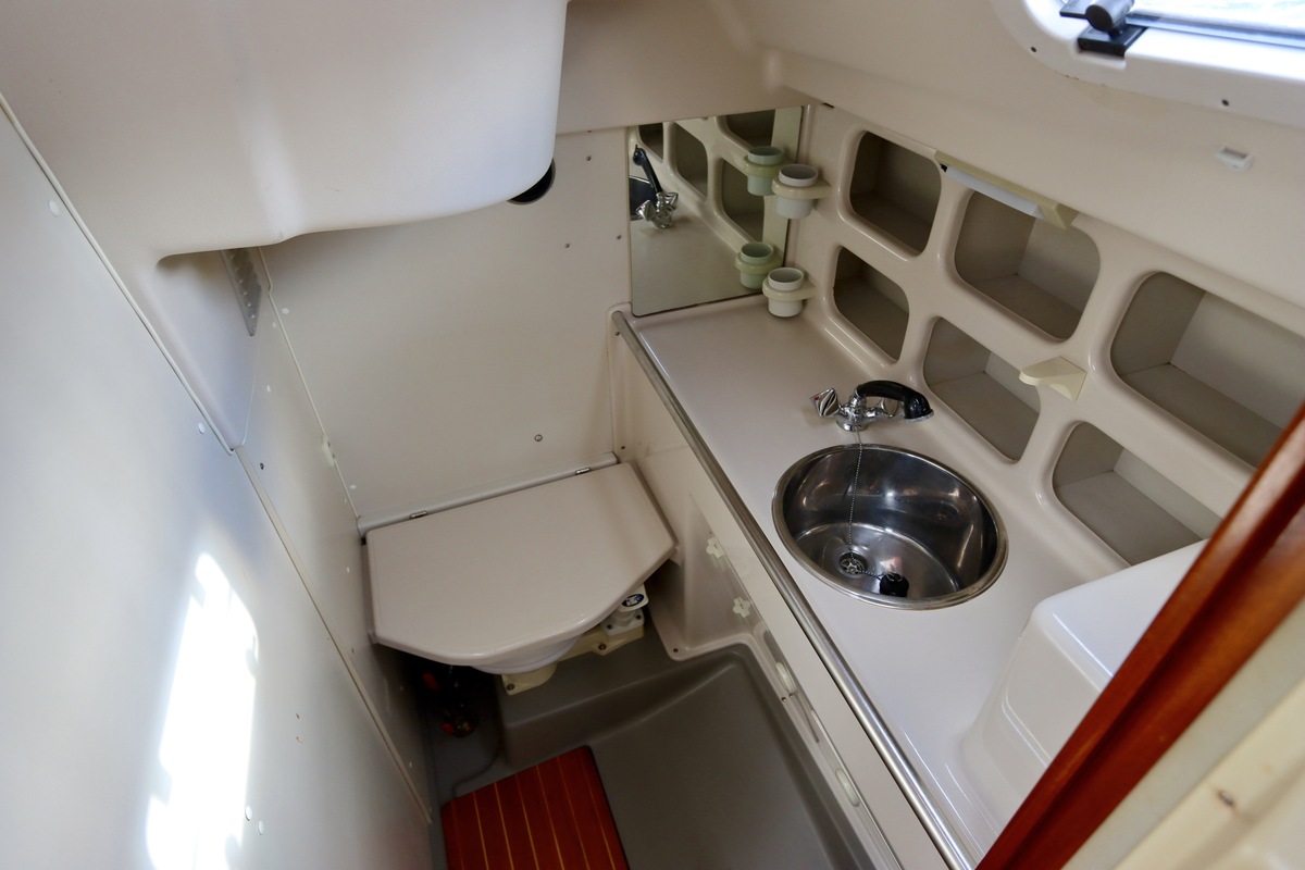 Dehler 36 CWS 1990 – Racezeil-DNA met comfortabel interieur - Foto 24