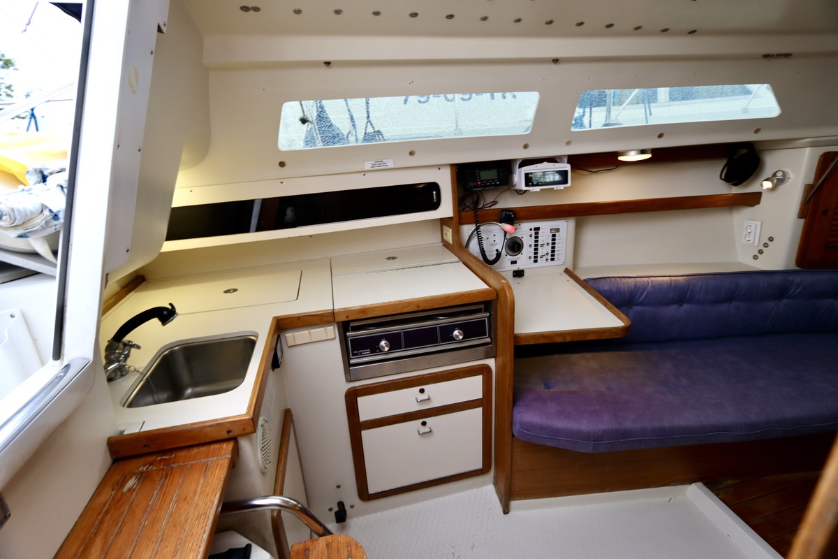 Catalina 270 1994 – Vleugelkiel zeiljacht voor ondiep varen - Foto 11
