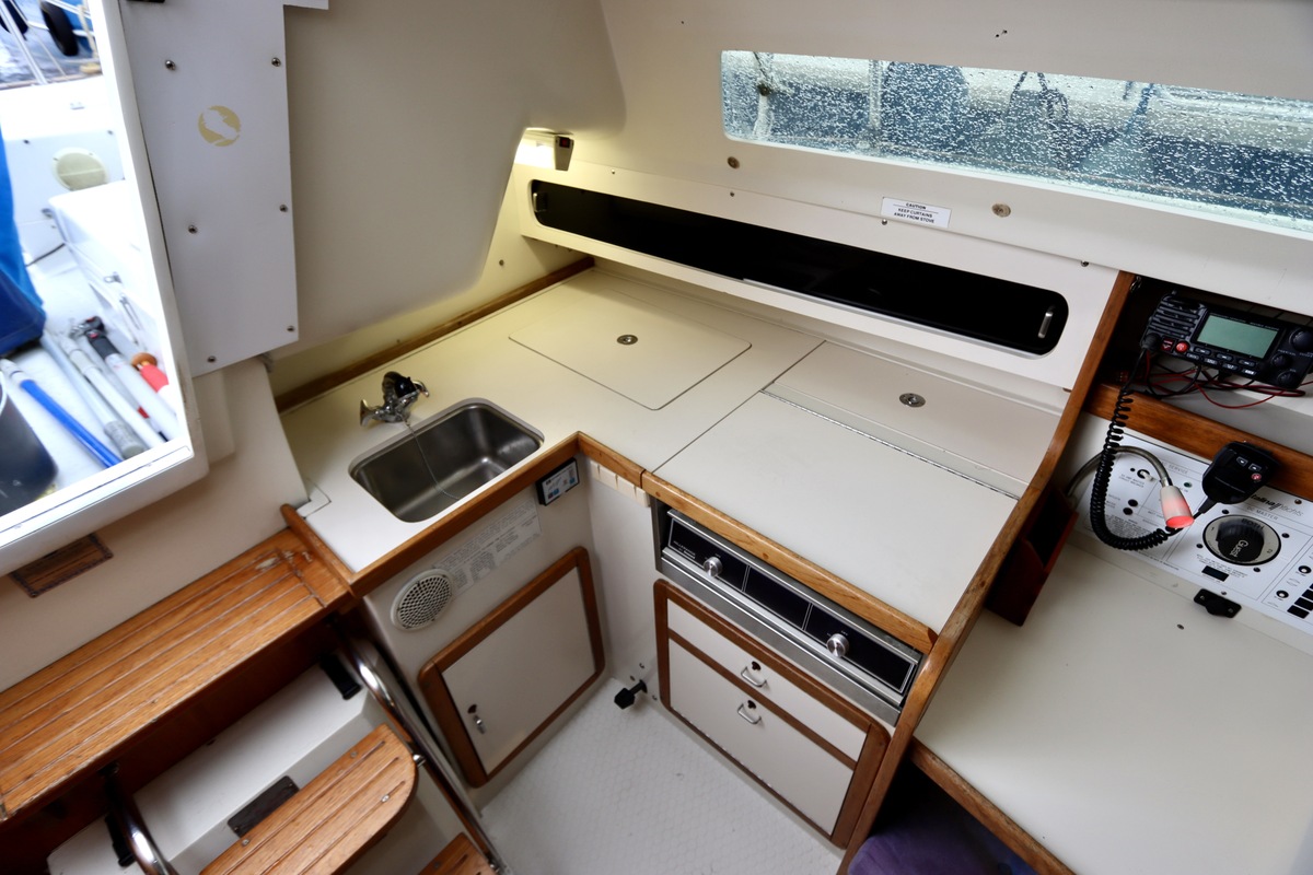 Catalina 270 1994 – Vleugelkiel zeiljacht voor ondiep varen - Foto 8
