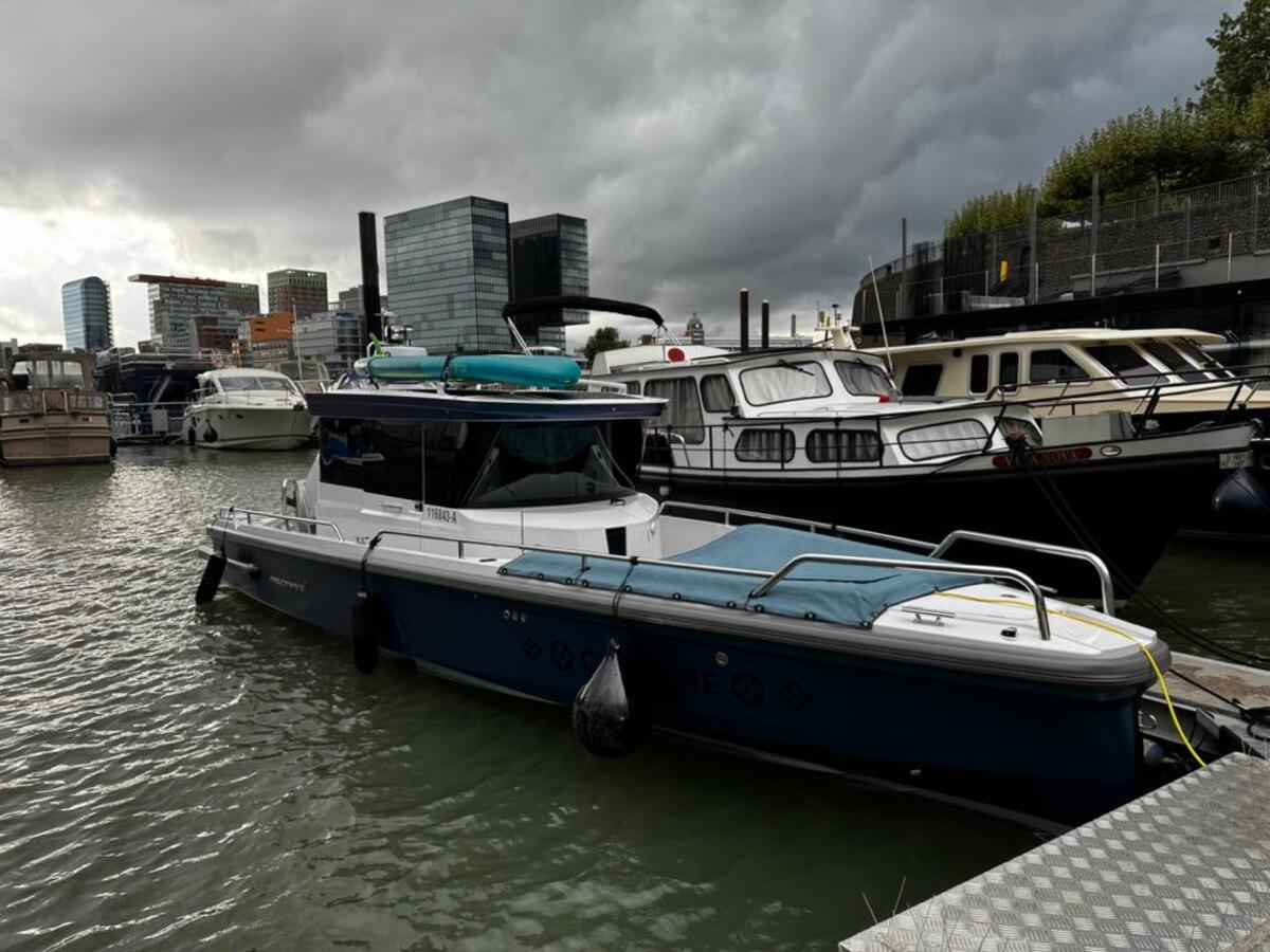 Axopar 28 Cabin 2022 – Finse daycruiser met Mercury V10 - Foto 11