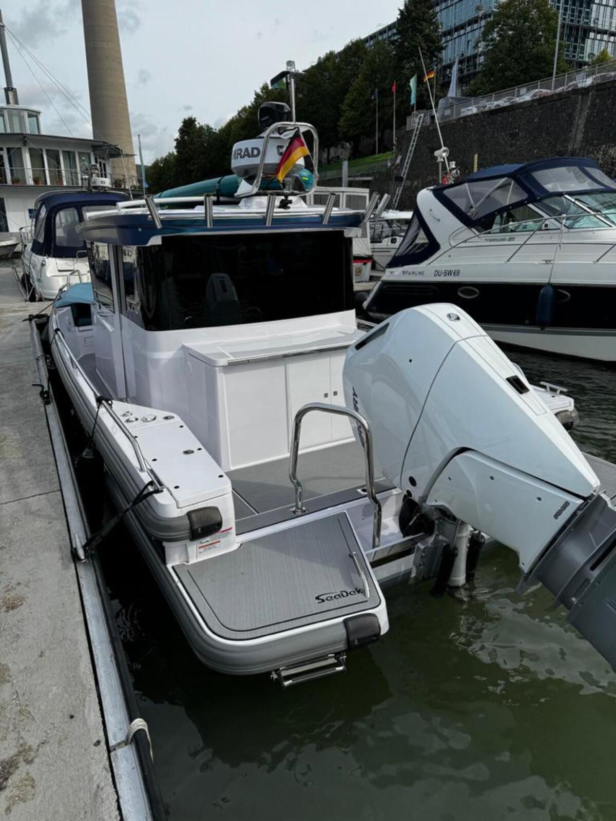Axopar 28 Cabin 2022 – Finse daycruiser met Mercury V10 - Foto 14