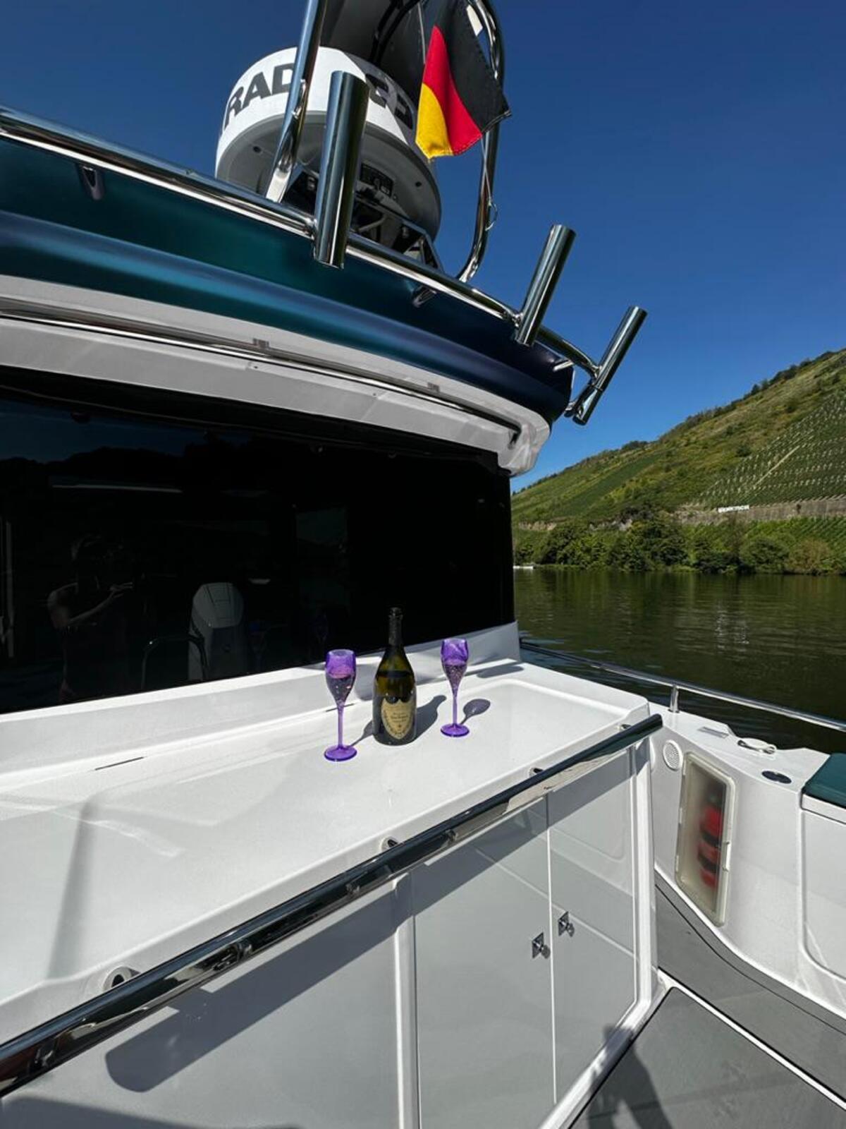 Axopar 28 Cabin 2022 – Finse daycruiser met Mercury V10 - Foto 17