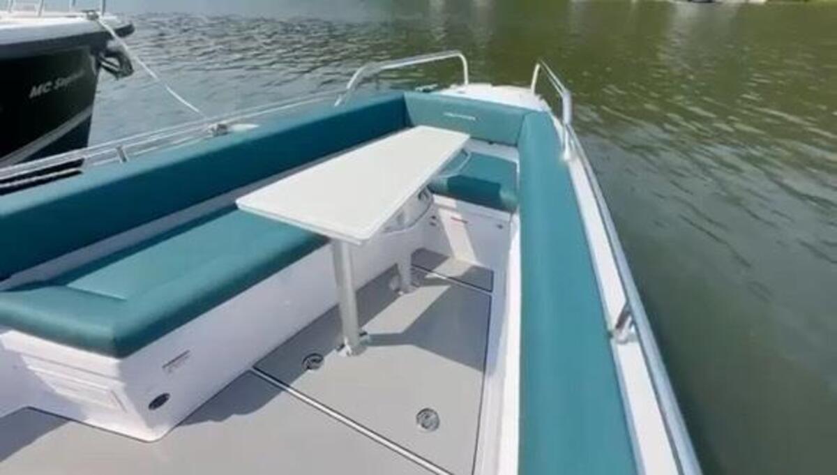 Axopar 28 Cabin 2022 – Finse daycruiser met Mercury V10 - Foto 3