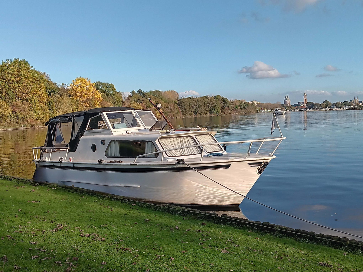 Aquanaut 860 OK 1975 – Stalen kajuitboot met vleugelkiel