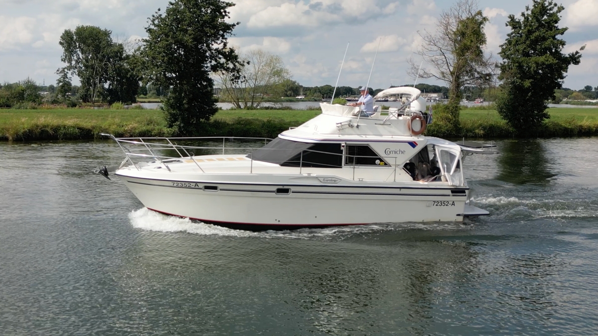 Fairline Corniche 31 (1985) – Sportief motorjacht met dubbele motor