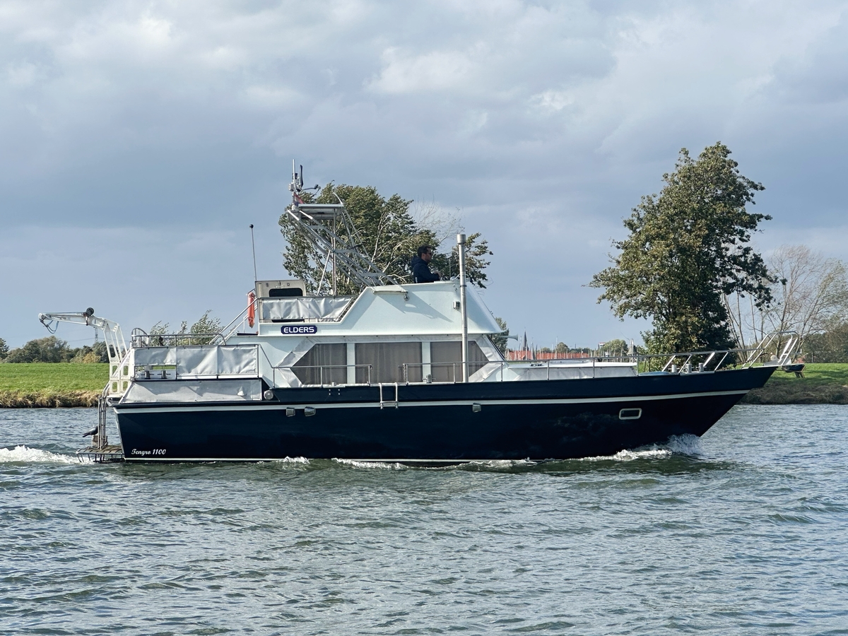 Tengro Kruiser 1983 – Stalen 11m motorjacht met vleugelkiel