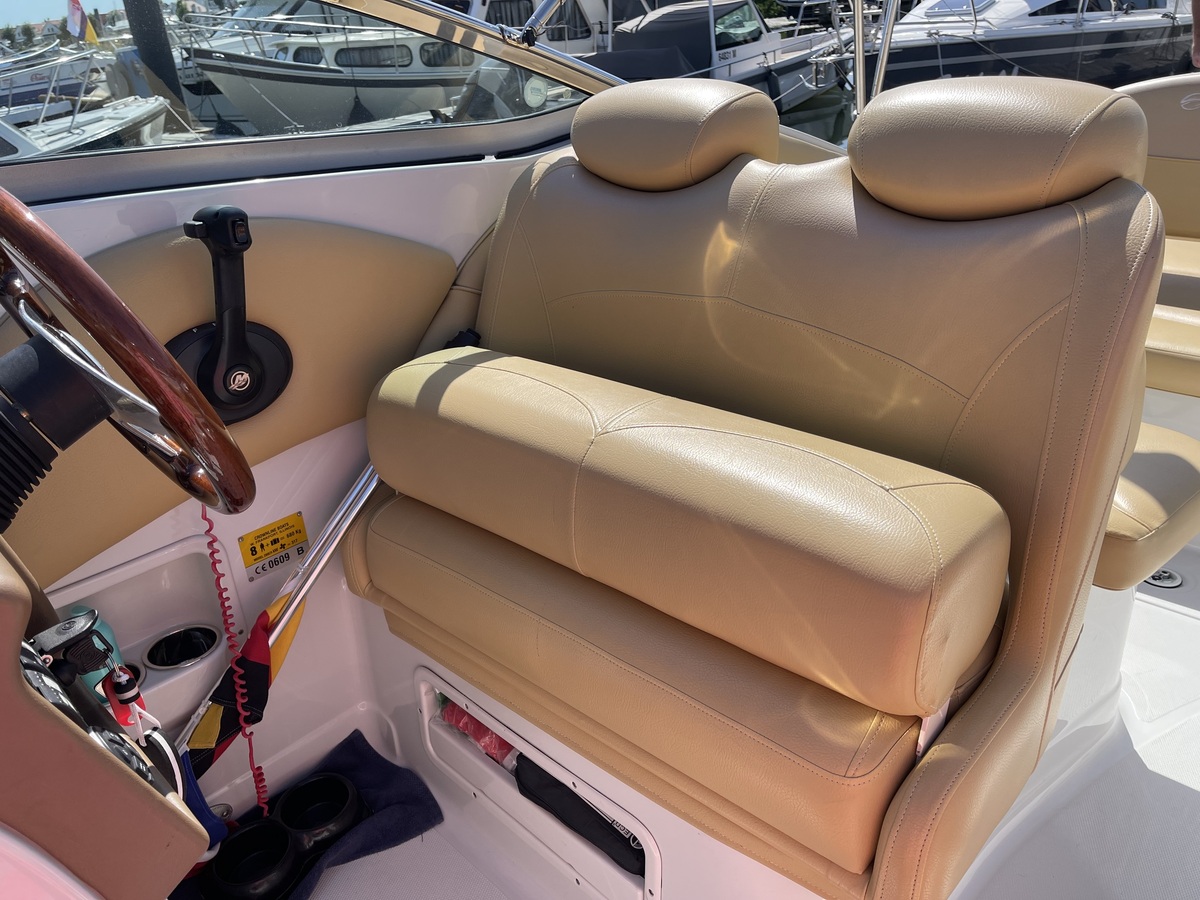 Crownline 280 CR 2010 – Sportieve daycruiser met hut - Foto 13