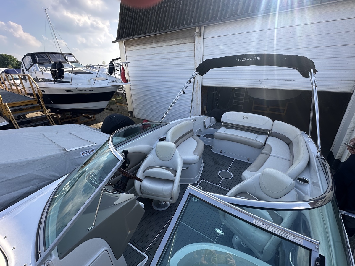 Crownline E6 2011 – 8m bowrider met 300pk Mercruiser - Foto 13