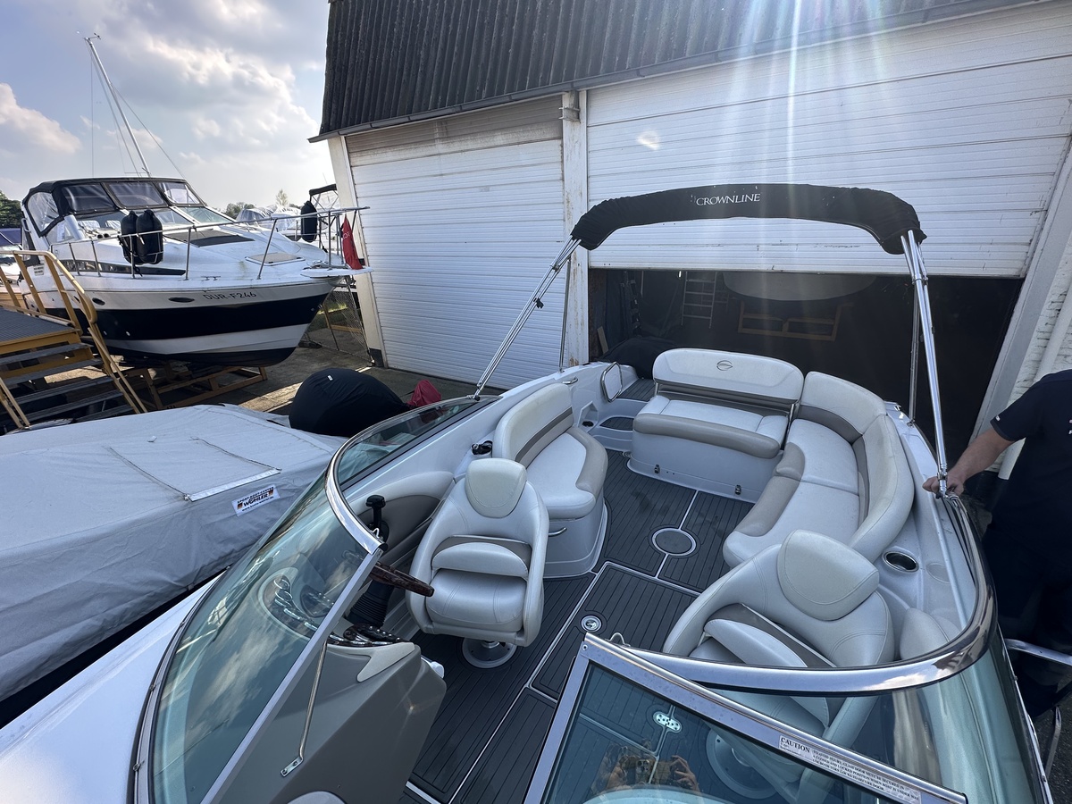 Crownline E6 2011 – 8m bowrider met 300pk Mercruiser - Foto 14