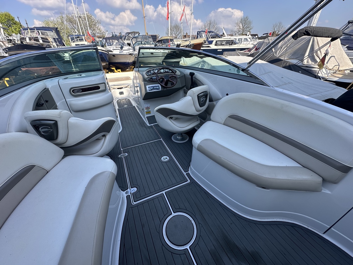 Crownline E6 2011 – 8m bowrider met 300pk Mercruiser - Foto 19