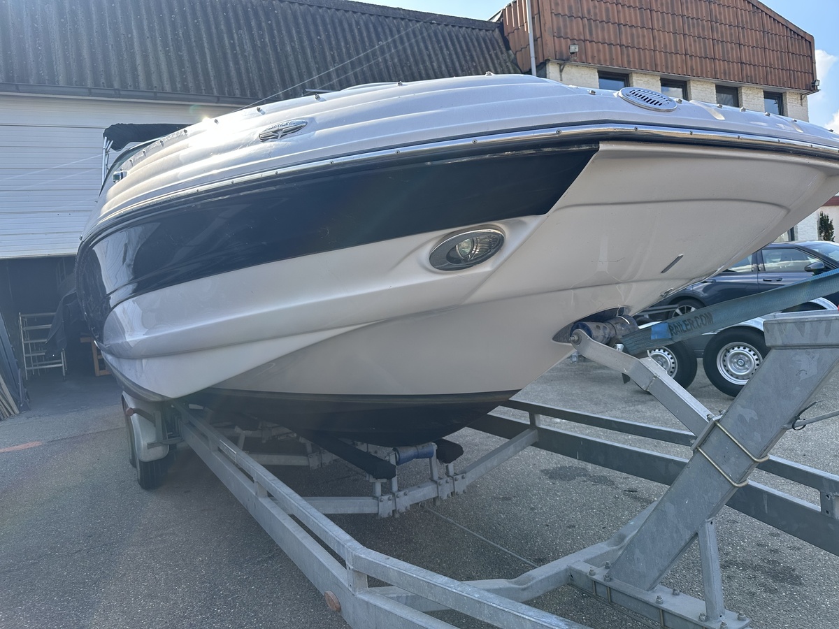 Crownline E6 2011 – 8m bowrider met 300pk Mercruiser - Foto 21