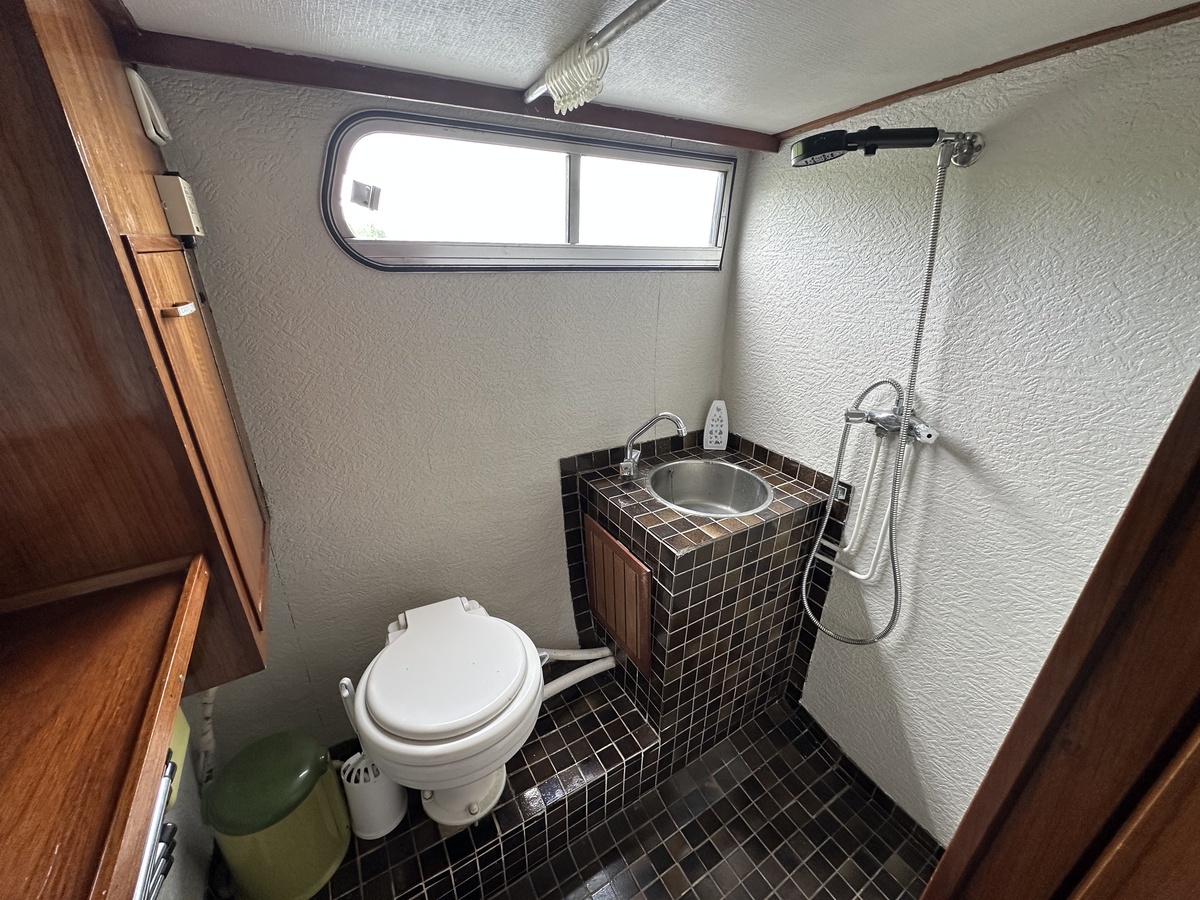 Neptunus 107 (1978) – ruim motorjacht voor binnenwateren - Foto 21