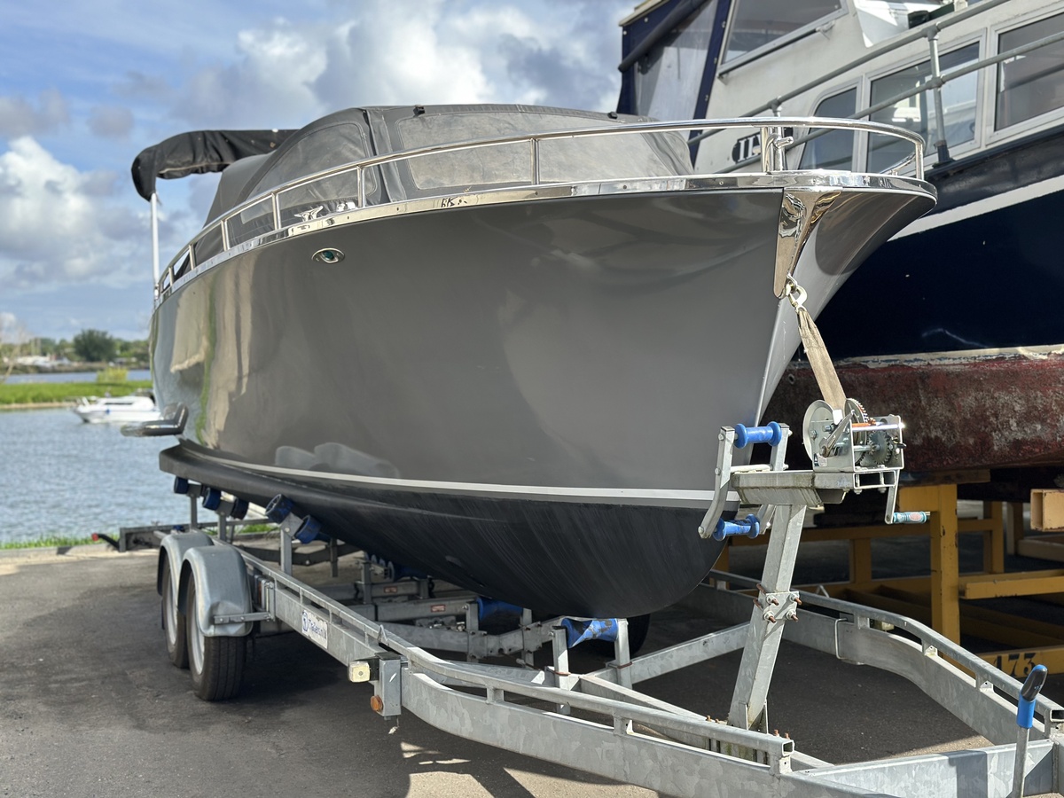 Riviera 24 2011 – Sportief daycruiser met vleugelkiel - Foto 2