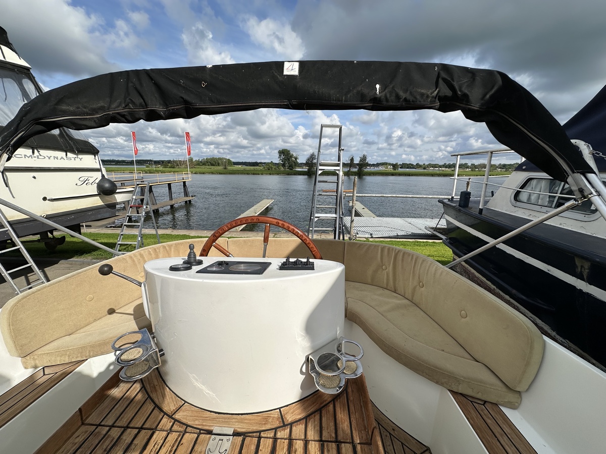 Riviera 24 2011 – Sportief daycruiser met vleugelkiel - Foto 6