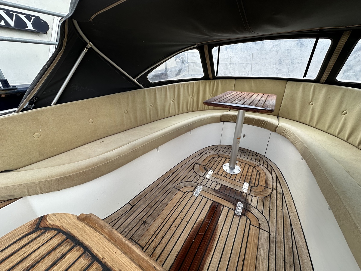 Riviera 24 2011 – Sportief daycruiser met vleugelkiel - Foto 9