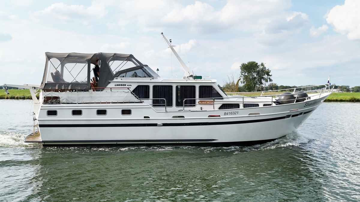 Linssen 42 SL 1986 – stalen motorjacht, twee hutten