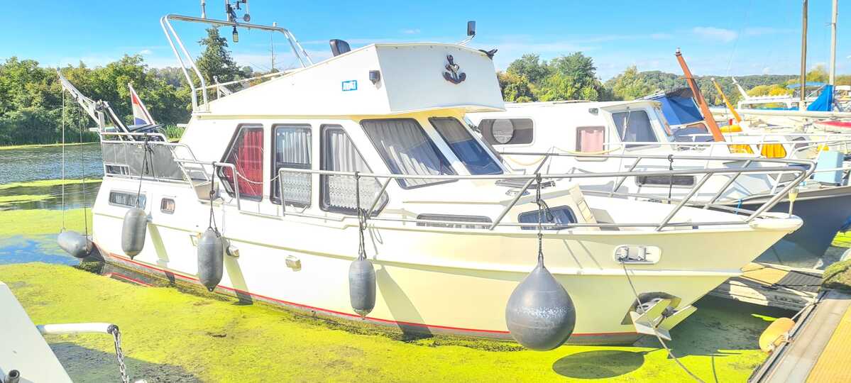 Beachcraft Fly 1980 – stalen kruiser met flybridge
