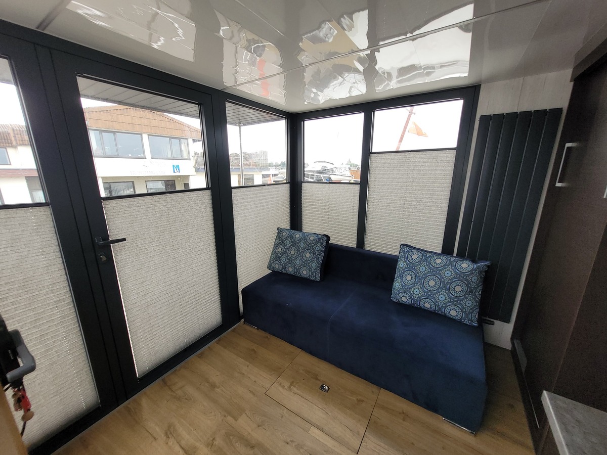 Campi 320 LR 2021 – Bijna nieuwe motorboot met ruime stahoogte - Foto 12