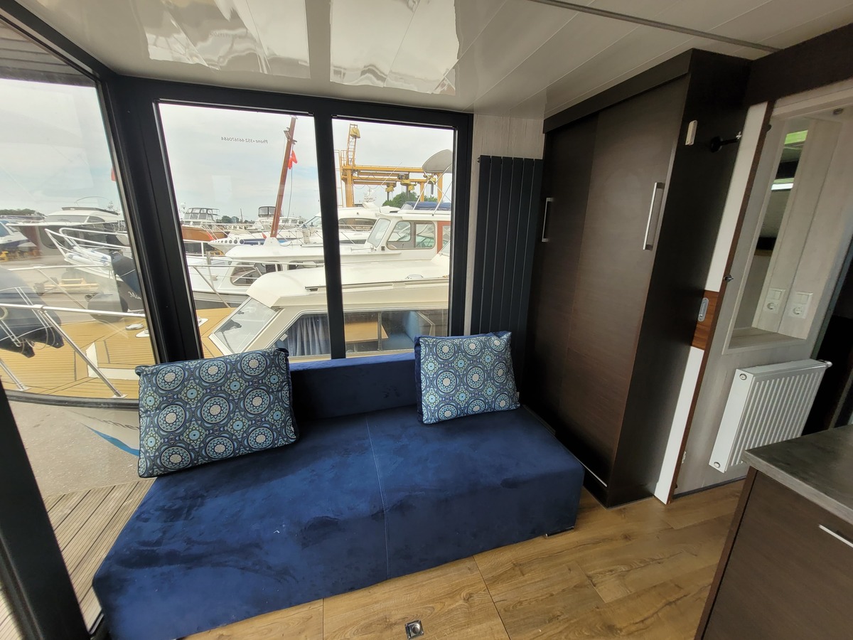 Campi 320 LR 2021 – Bijna nieuwe motorboot met ruime stahoogte - Foto 13