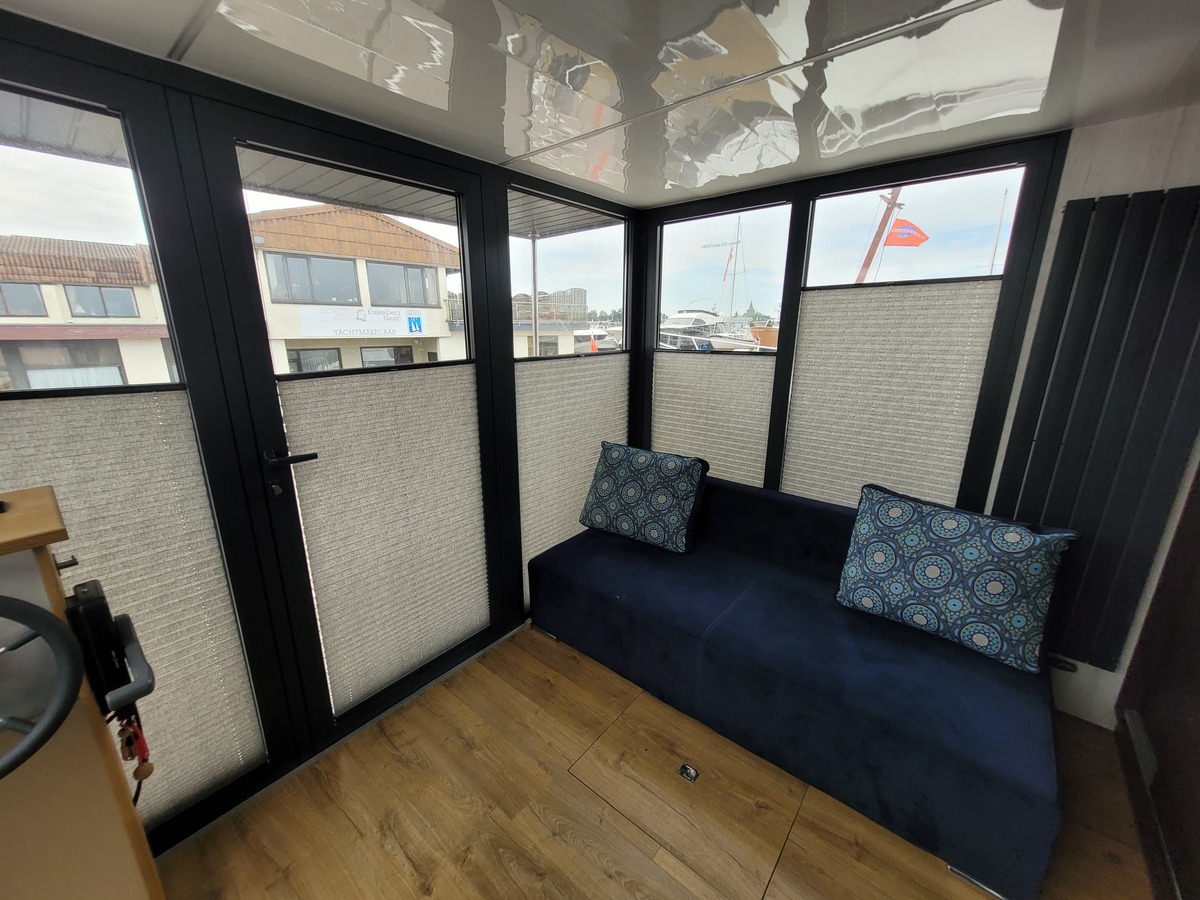 Campi 320 LR 2021 – Bijna nieuwe motorboot met ruime stahoogte - Foto 15