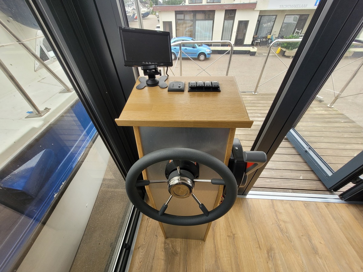 Campi 320 LR 2021 – Bijna nieuwe motorboot met ruime stahoogte - Foto 19
