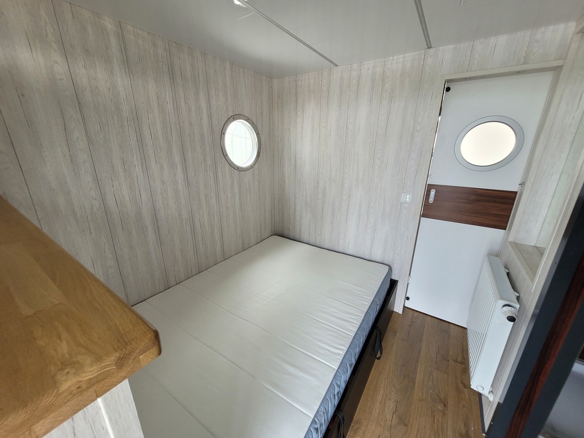 Campi 320 LR 2021 – Bijna nieuwe motorboot met ruime stahoogte - Foto 25