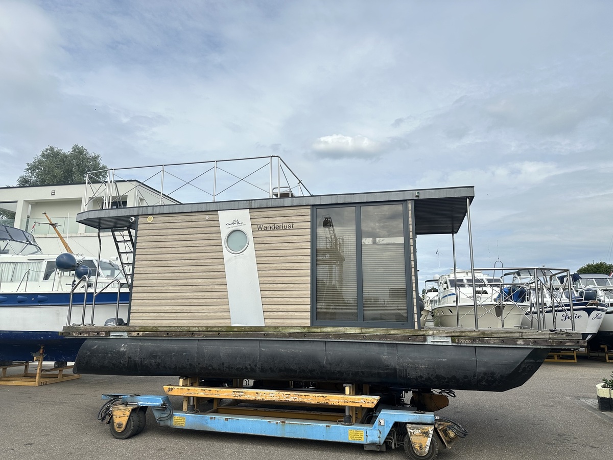 Campi 320 LR 2021 – Bijna nieuwe motorboot met ruime stahoogte - Foto 7
