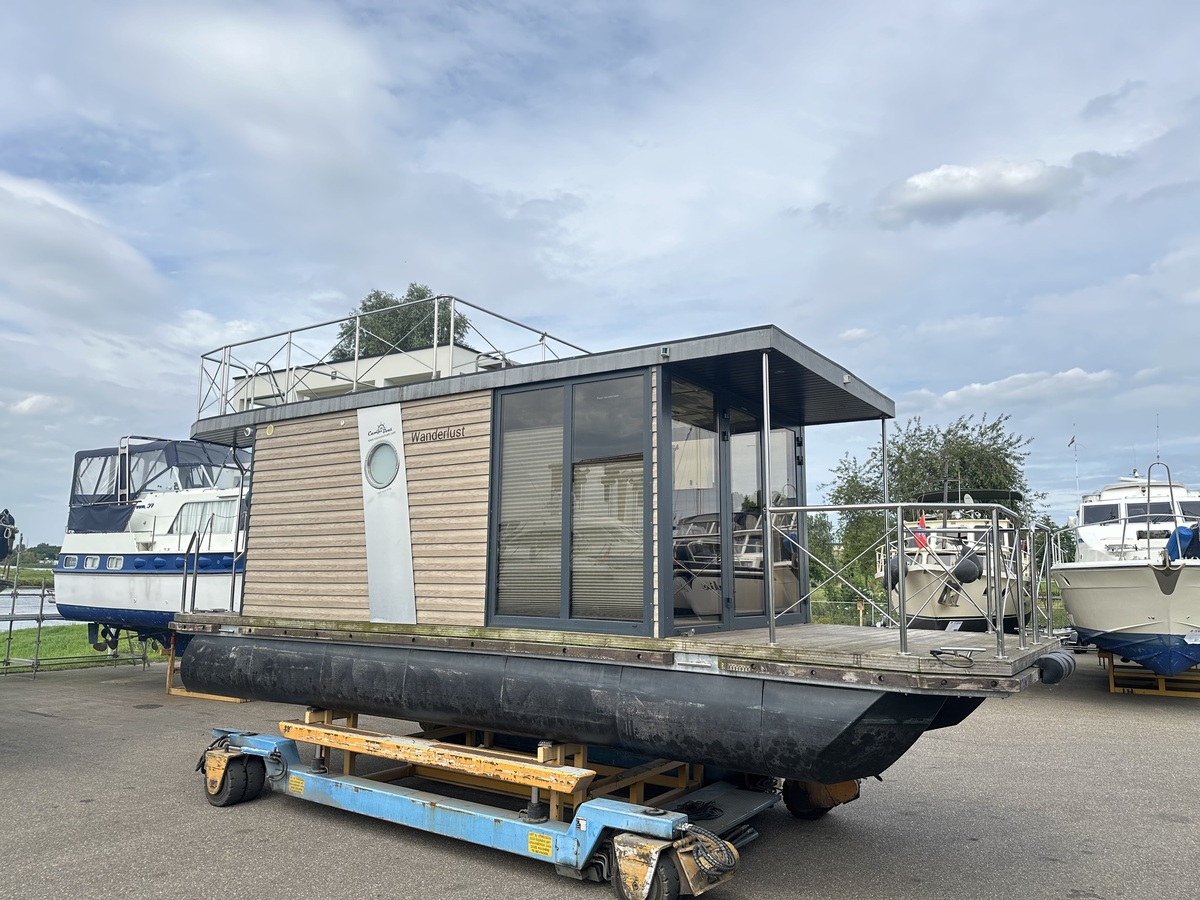 Campi 320 LR 2021 – Bijna nieuwe motorboot met ruime stahoogte - Foto 9