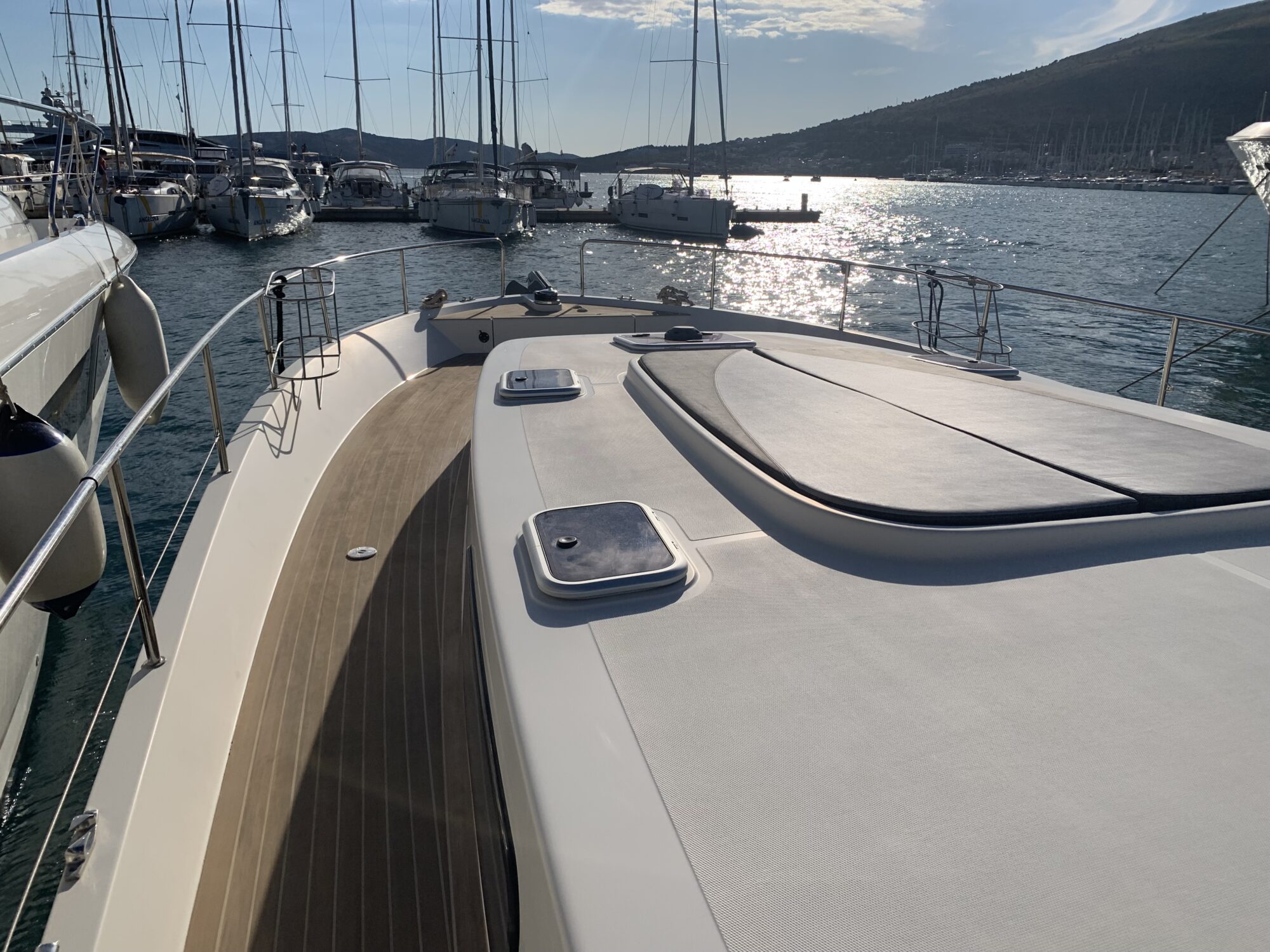 Delphia Escape 1350 (2015) – Drie hutten, boeg- en hekschroef - Foto 15