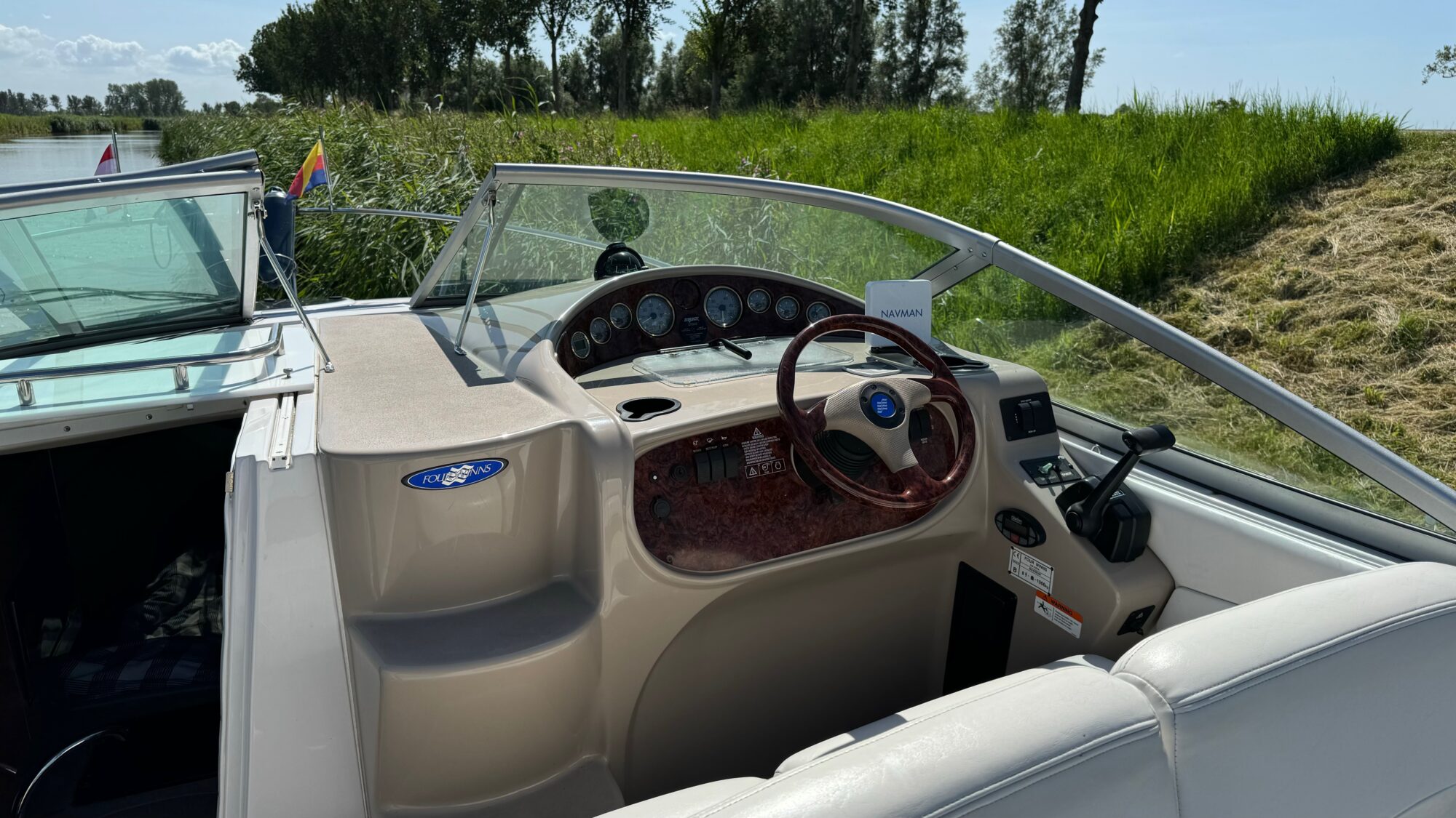 Four Winns 248 Vista 2005 – trailerbaar cruiser met hal-opslag - Foto 14