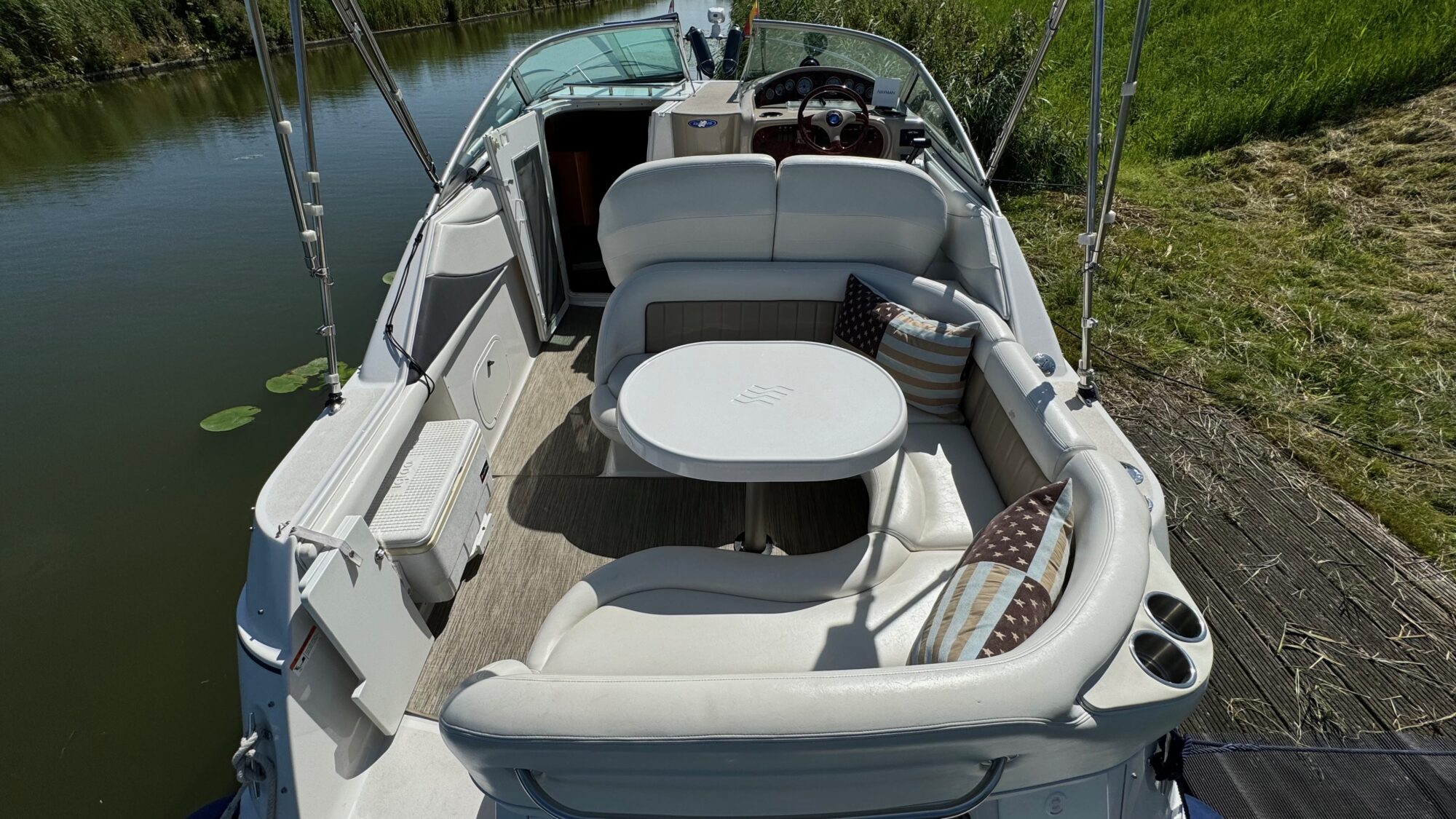 Four Winns 248 Vista 2005 – trailerbaar cruiser met hal-opslag - Foto 8