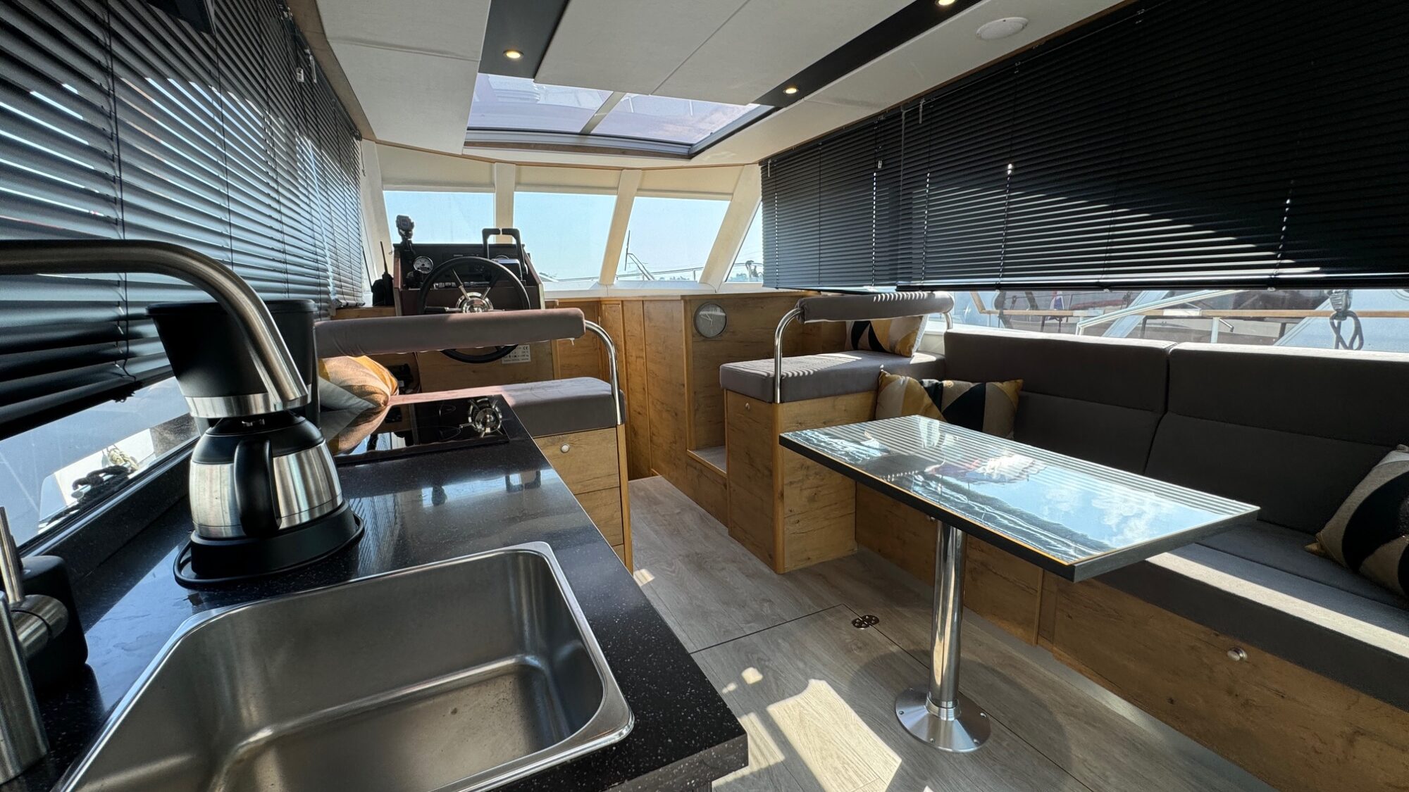 Concordia 110 Sedan Paviljoen 2022 – aluminium kuipjacht met elektrisch dak - Foto 6