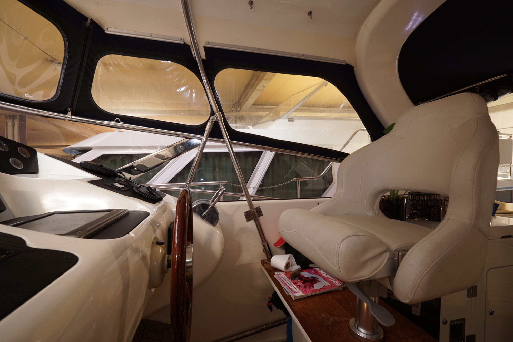 Airon Marine 425 HT 2000 – tweedeks motorjacht met 2×370 pk - Foto 21