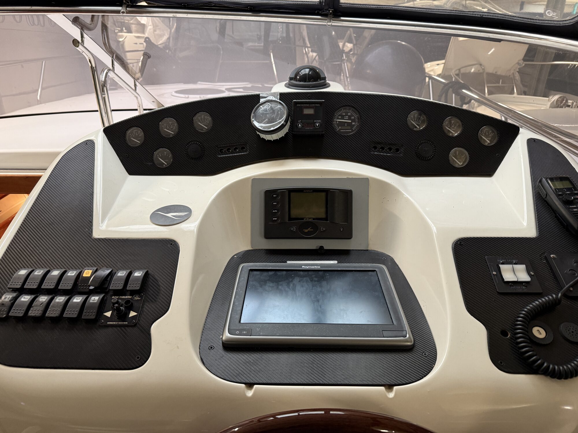 Airon Marine 425 HT 2000 – tweedeks motorjacht met 2×370 pk - Foto 24