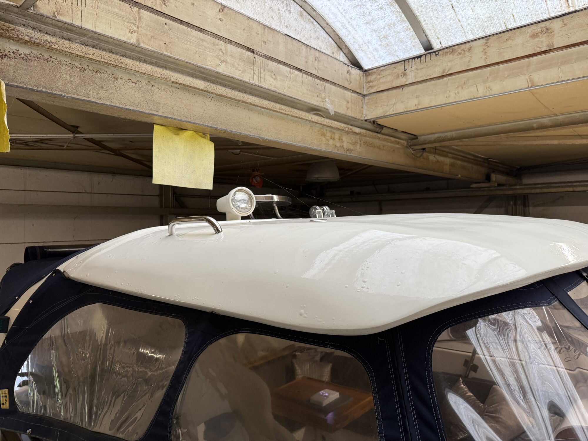 Airon Marine 425 HT 2000 – tweedeks motorjacht met 2×370 pk - Foto 9