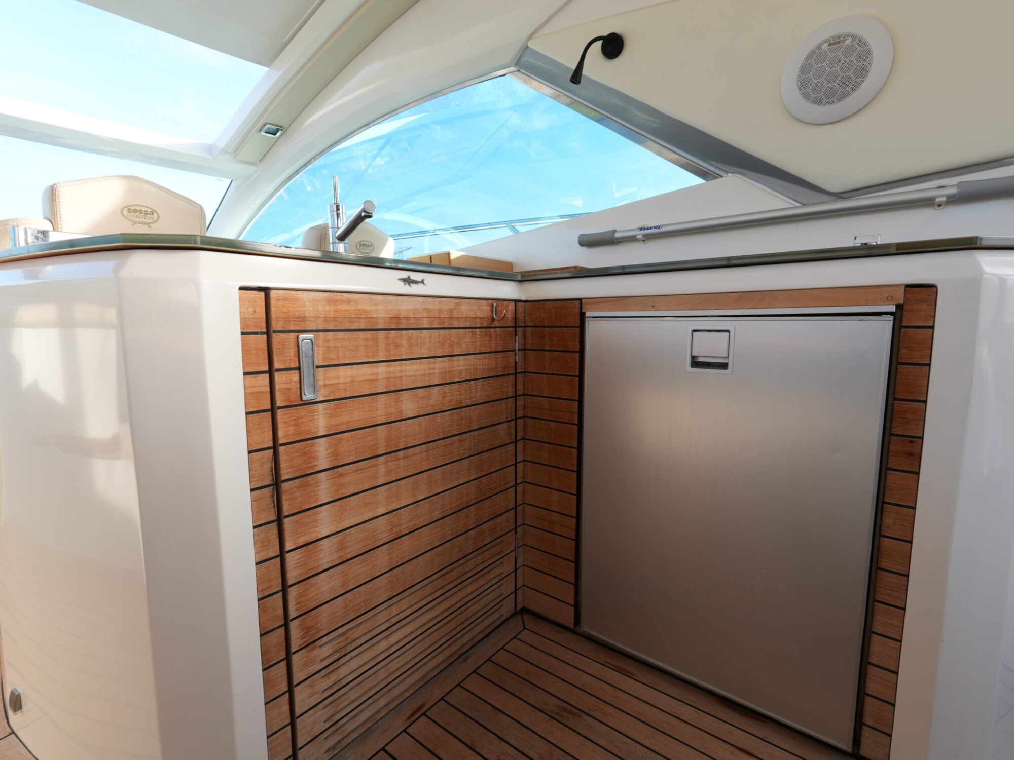 Sessa C46 HT IPS 2009 – IPS-aandrijving en Italiaans design - Foto 11