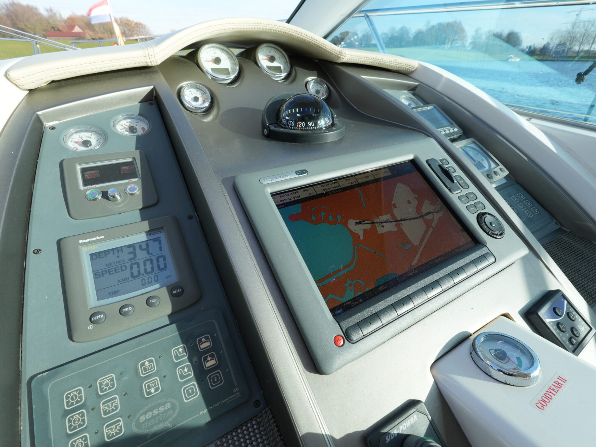 Sessa C46 HT IPS 2009 – IPS-aandrijving en Italiaans design - Foto 14
