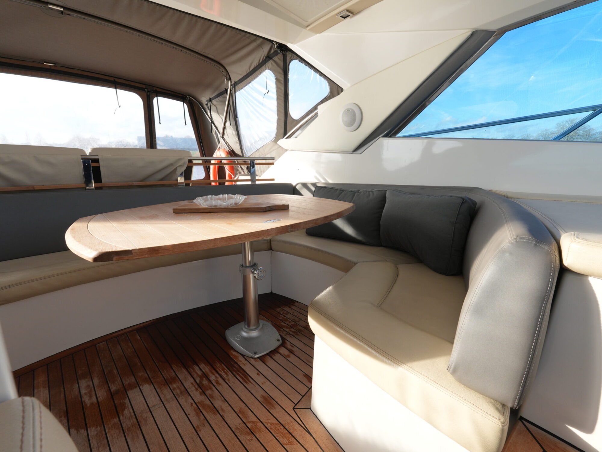 Sessa C46 HT IPS 2009 – IPS-aandrijving en Italiaans design - Foto 15