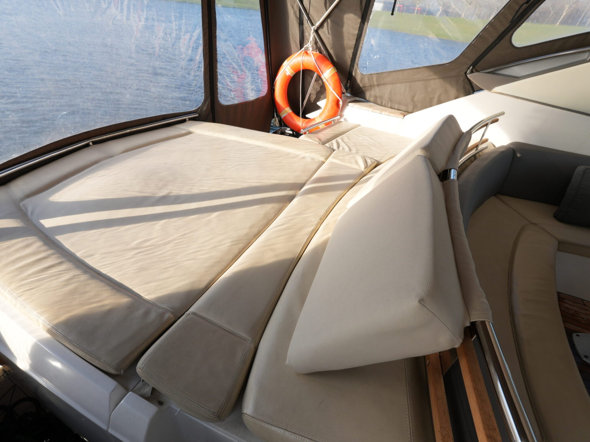 Sessa C46 HT IPS 2009 – IPS-aandrijving en Italiaans design - Foto 18