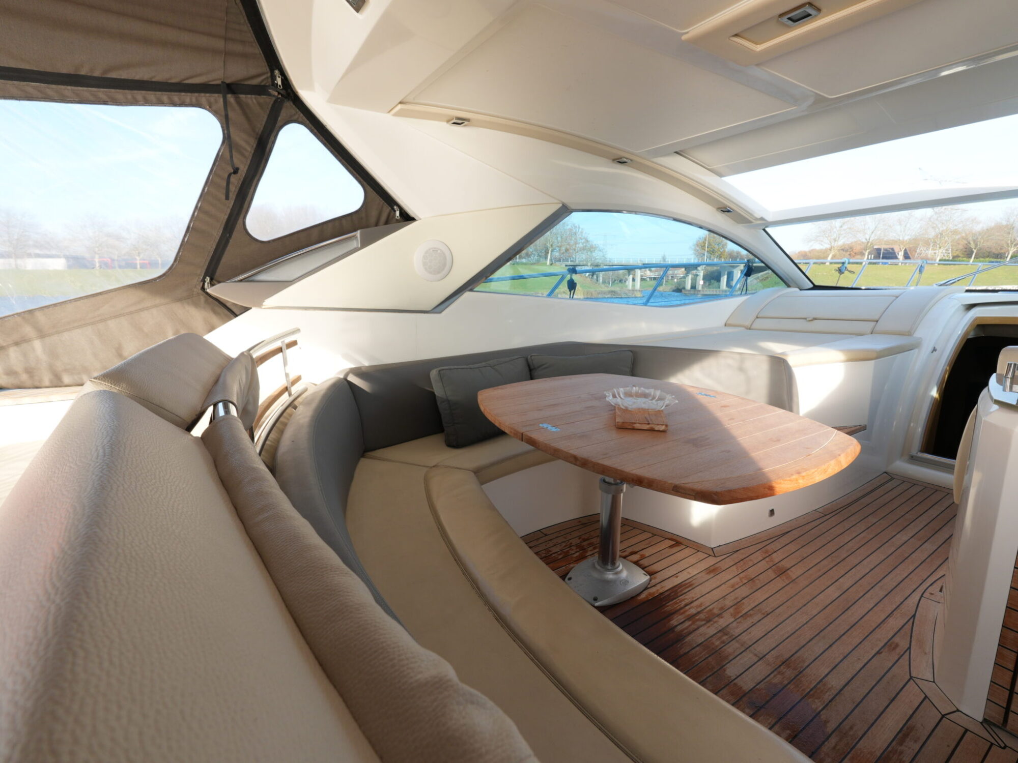 Sessa C46 HT IPS 2009 – IPS-aandrijving en Italiaans design - Foto 19