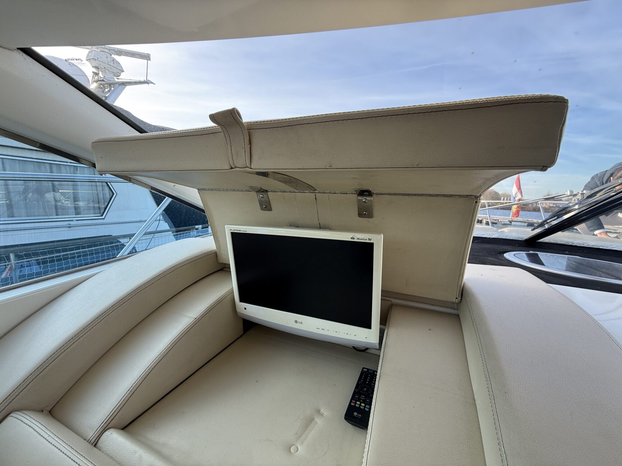 Sessa C46 HT IPS 2009 – IPS-aandrijving en Italiaans design - Foto 20