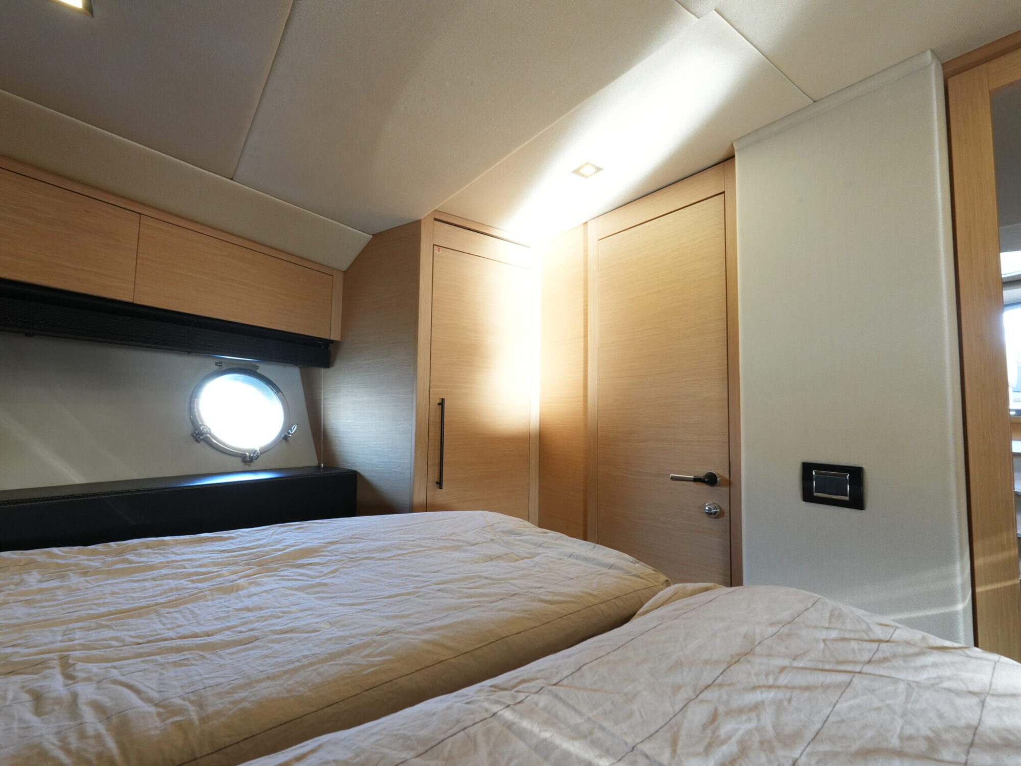 Sessa C46 HT IPS 2009 – IPS-aandrijving en Italiaans design - Foto 29